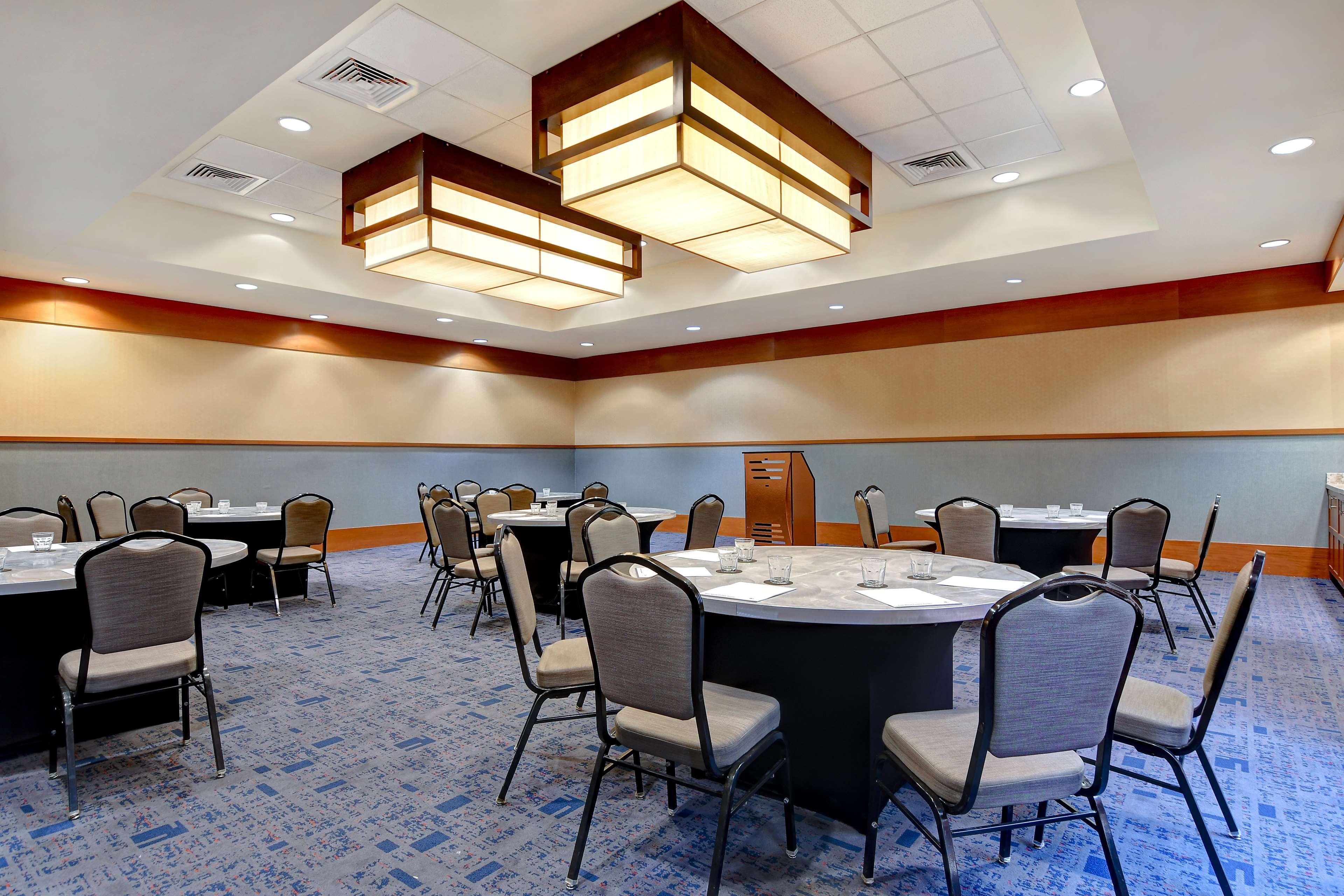 Doubletree By Hilton Phoenix- Tempe Exterior photo